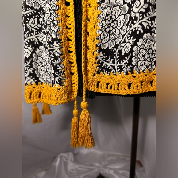 Ivy Jane Boho Floral Kimono Cardigan Med Black White Mustard Crochet Trim - Picture 4 of 13